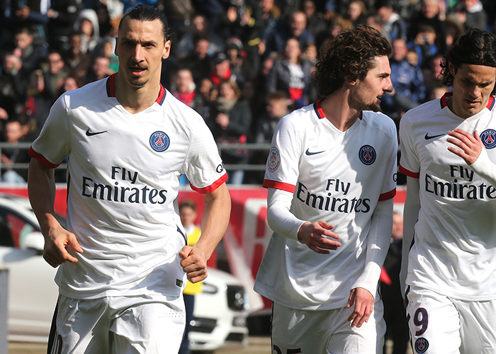 而是沿中路 而是沿中路