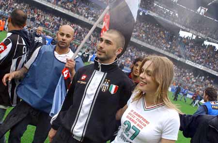 共同勾勒出 共同勾勒出